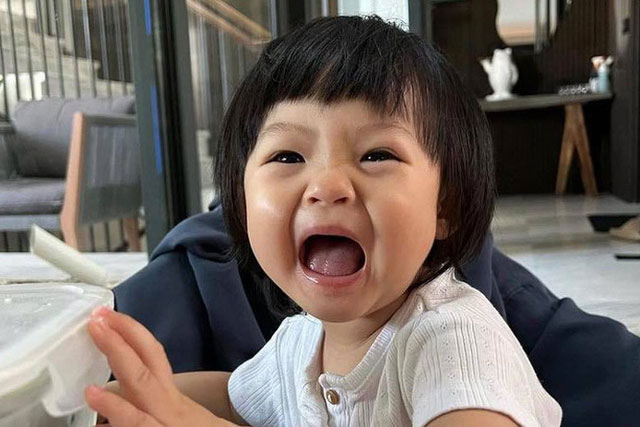 Con gái Cường Đô La gia nhập hội nhóc tỳ "thánh biểu cảm" của Vbiz khi ngày càng tếu táo thế này
