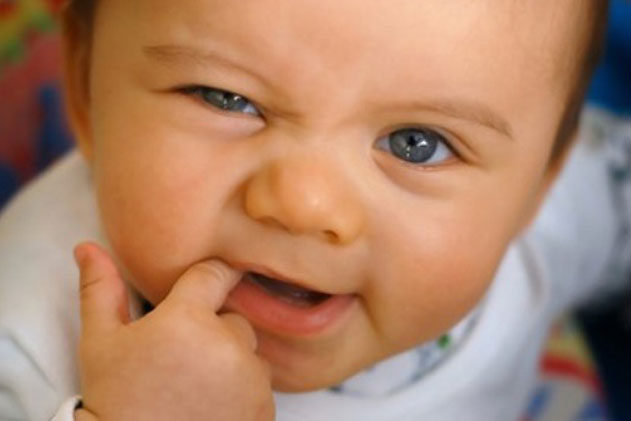 Chế độ dinh dưỡng phù hợp cho trẻ thời kỳ mọc răng