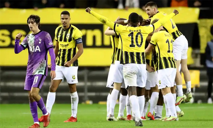 Kết quả Vitesse 1-0 Tottenham: Spurs đối diện viễn cảnh loại sớm