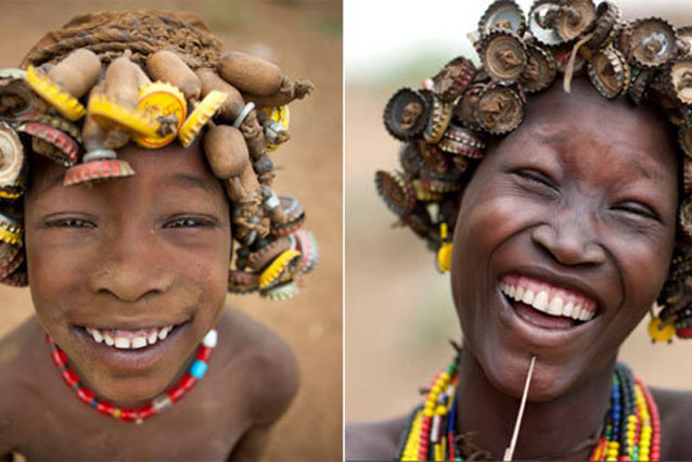 Bộ tộc dùng đồ phế thải làm trang sức