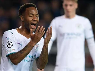 Guardiola hãy nhớ, Sterling không phải tiền đạo!