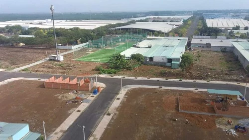 Dự án ngay mặt đường ĐT 741, thị trấn Tân Phú, huyện Đồng Phú, tỉnh Bình Phước đã hoàn thiện cơ sở hạ tầng, khách hàng khi mua các sản phẩm sẽ được làm thủ tục công chứng sang tên và triển khai xây dựng