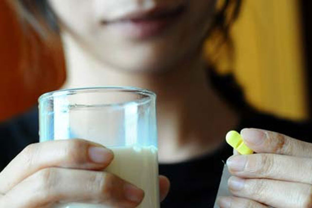 Tại sao không nên bẻ nhỏ thuốc trước khi uống?