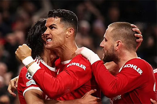 Ronaldo 'mắng' cầu thủ MU không biết xấu hổ
