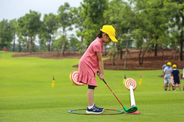 Người giàu luôn dốc tiền để bồi dưỡng con ở 2 lĩnh vực: Đứa trẻ lớn lên ưu tú toàn diện, trở thành người có địa vị trong xã hội