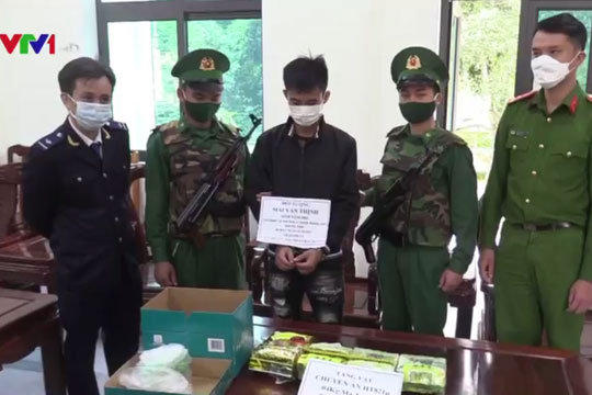 Bắt giữ thanh niên 19 tuổi vận chuyển 4kg ma túy đá