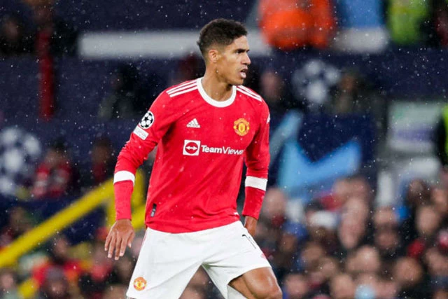 Trung vệ: Raphael Varane (Man Utd).