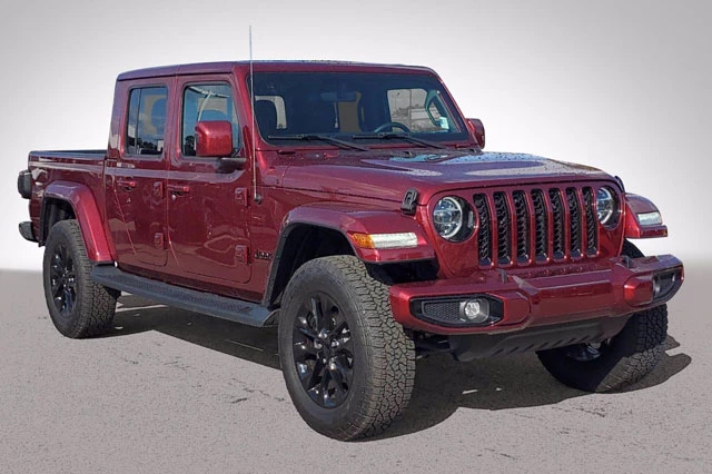 7. Jeep Gladiator High Altitude 2021 (giá khởi điểm: 51.765 USD).