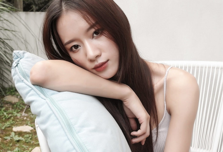 Đàn bà khôn luôn biết vị trí của mình trong lòng đàn ông, nghe lời hứa mật ngọt nhưng không vội tin