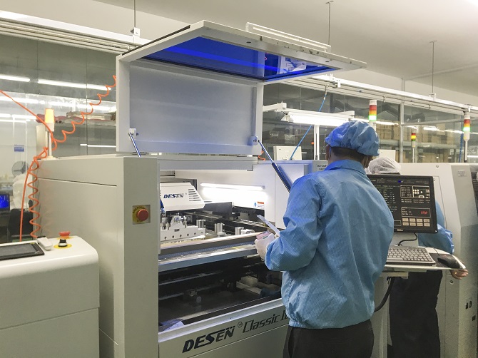 Doanh nghiệp khôi phục sản xuất trong khó khăn chồng chất