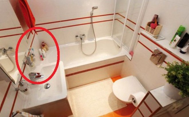 Bạn tuyệt đối không được để mỹ phẩm trong phòng tắm