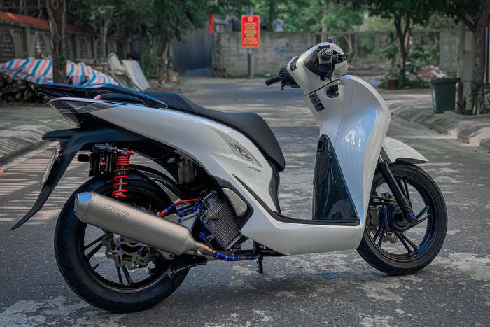 Honda Sh độ cặp phuộc sau độc đáo tại Đà Nẵng