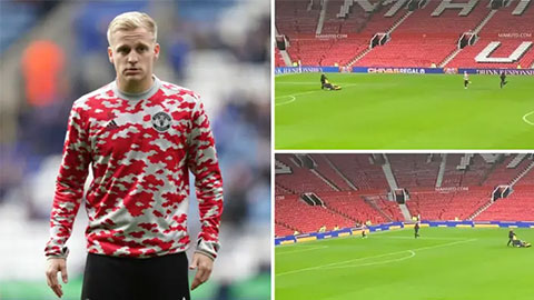 Van de Beek một mình ở lại sân tập luyện sau trận MU thua đậm Liverpool