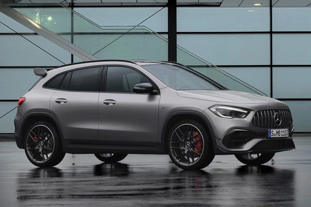 2. Mercedes-AMG GLA 45.