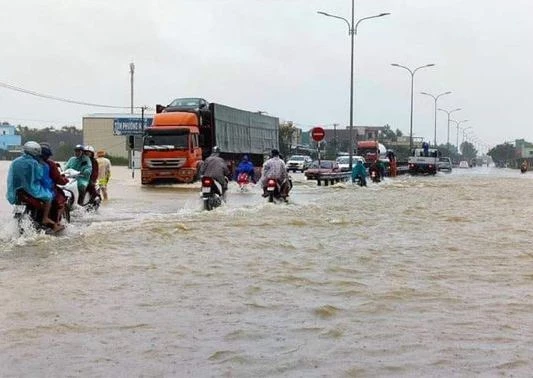 Thời gian áp thấp nhiệt đới tác động đến đất liền rất nhanh;nguy cơ sạt lở, lũ quét, ngập úng tăng rất cao trong những ngày tới.