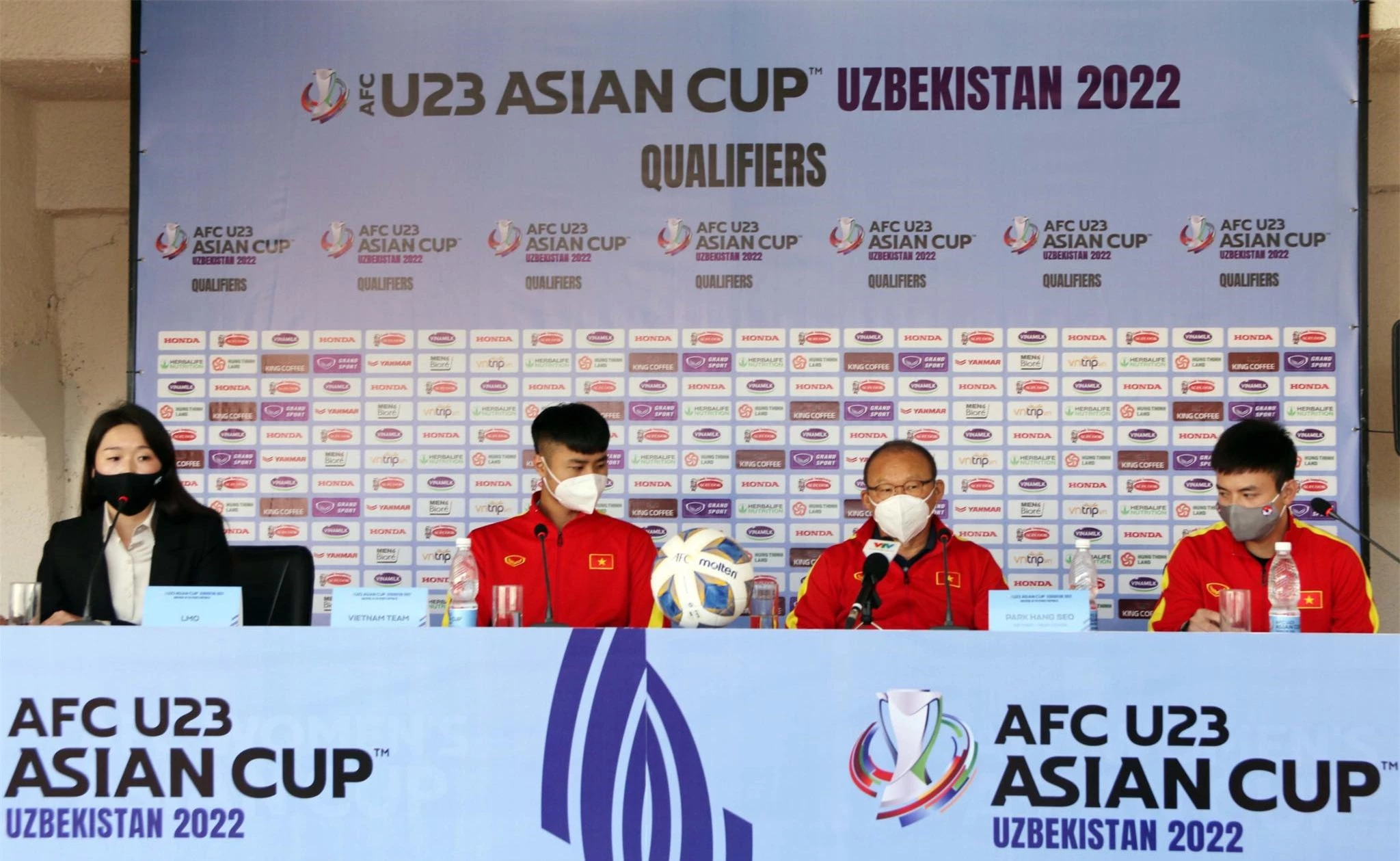 HLV Park Hang Seo đặt mục tiêu giúp thắng 2 trận ở vòng loại U23 châu Á 2022 - Ảnh: VFF 