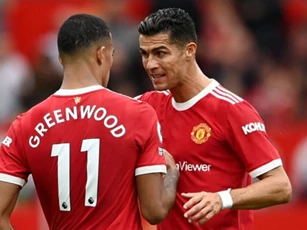Ronaldo phát điên với Greenwood ở trận thua Liverpool