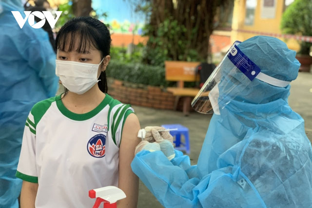 Lần đầu tiên tiêm vaccine ngừa COVID-19 cho trẻ em tại TP Hồ Chí Minh