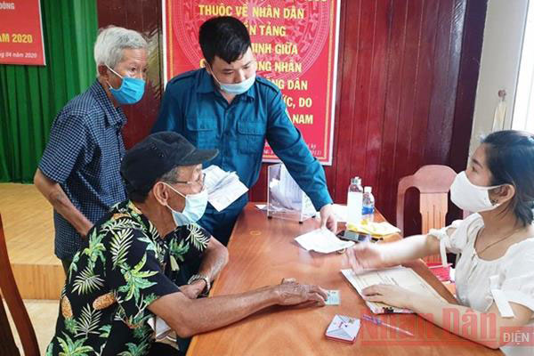 Lao động nghỉ việc không lương sẽ được hỗ trợ nếu đủ điều kiện