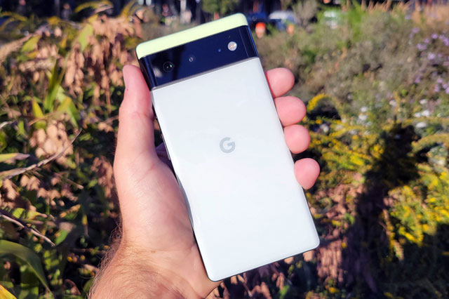 Ảnh chi tiết Google Pixel 6 với khả năng chống nước, màn hình 90Hz, pin 4.614 mAh giá gần 14 triệu