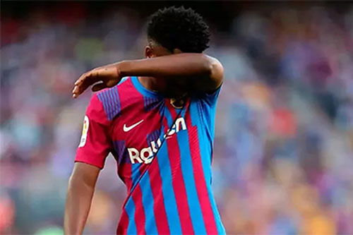 Fati dính chấn thương gối, Barca tái mặt