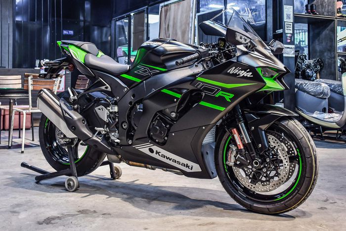 Cận cảnh Kawasaki Ninja ZX-10R 2021 giá 729 triệu đồng tại Việt Nam