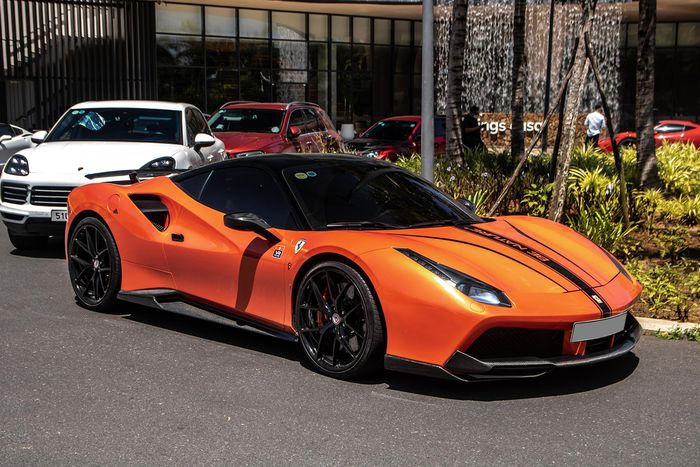 Ngắm siêu xe Ferrari 488 GTB độ Novitec Rosso