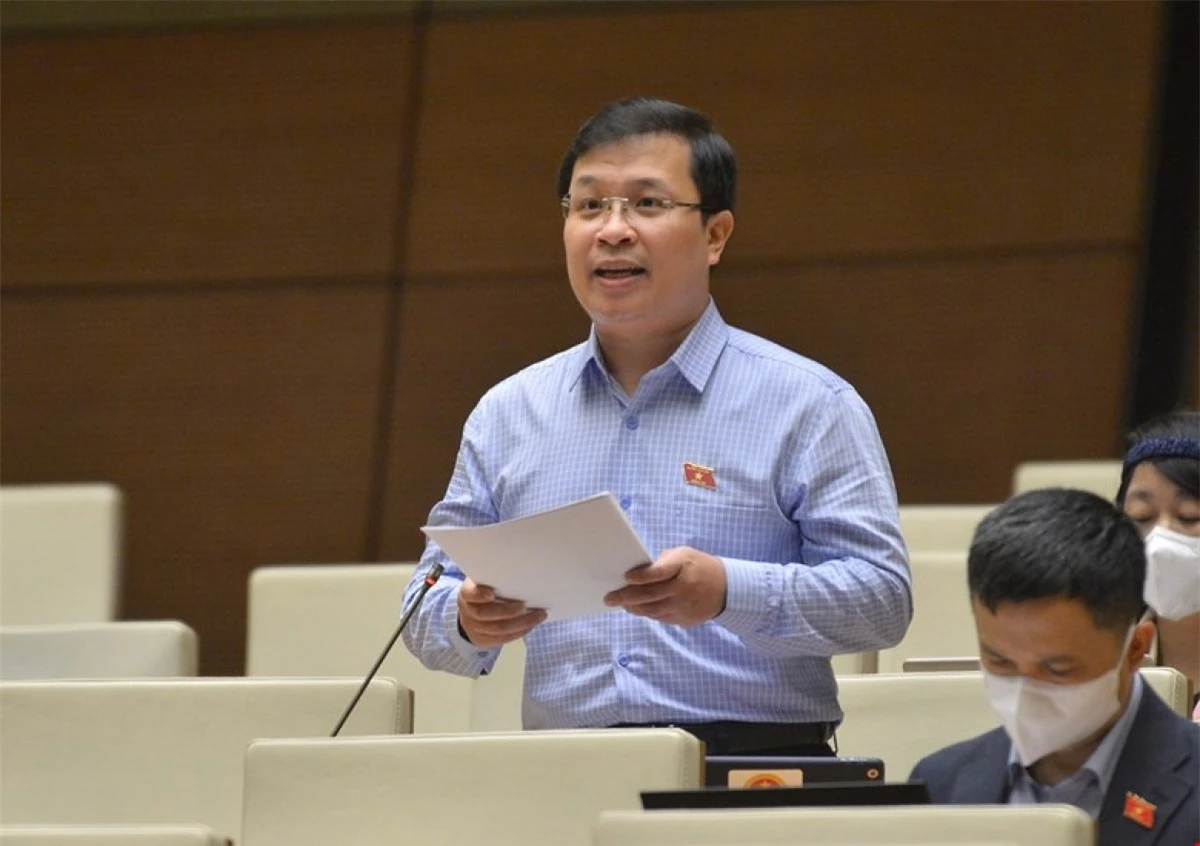 Đại biểu Nguyễn Danh Tú phát biểu thảo luận tại Hội trường Diên Hồng. Ảnh: Quốc hội