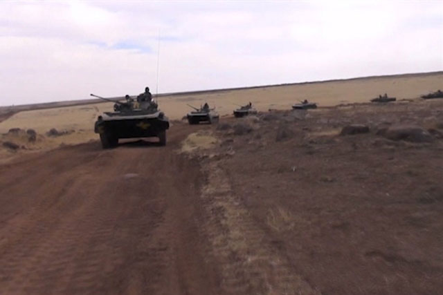 SAA được bơm vũ khí mới, chia lửa trên 2 chiến trường