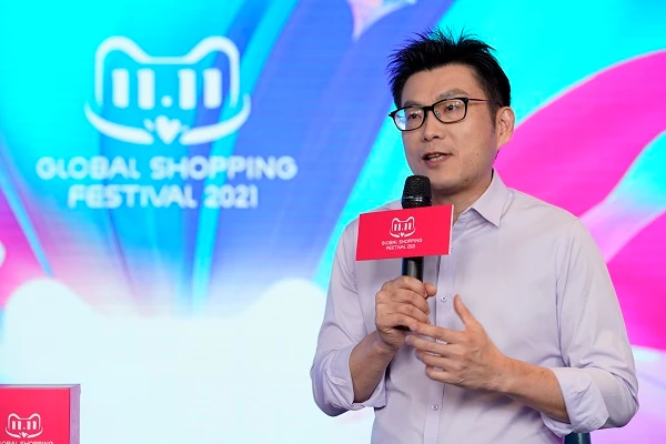 Ông Chris Tung - Giám đốc Tiếp thị của Tập đoàn Alibaba.