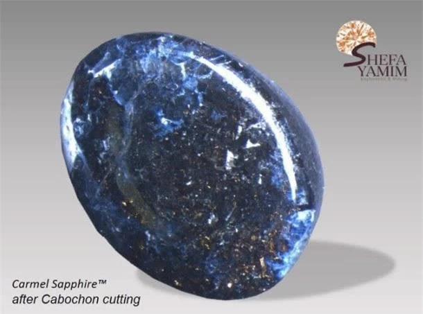Bất ngờ đào mỏ thấy khoáng vật ngoài không gian - Kim cương cũng không có cửa so bì - Ảnh 1.