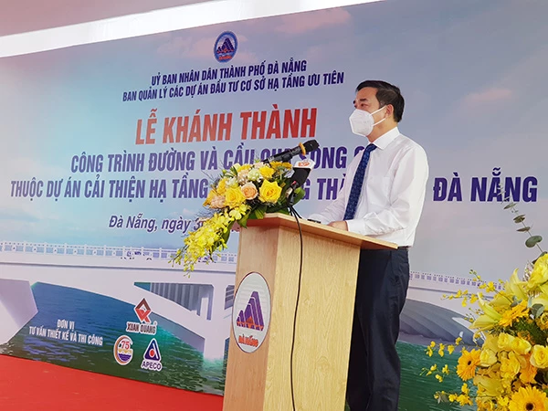 Chủ tịch UBND TP Đà Nẵng Lê Trung Chinh phát biểu chỉ đạo tại lễ khánh thành công trình đường và cầu qua sông Cổ Cò