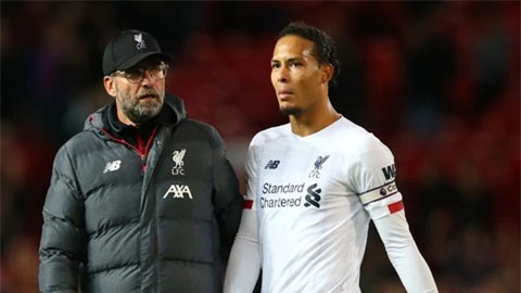 HLV Klopp thất vọng về Van Dijk