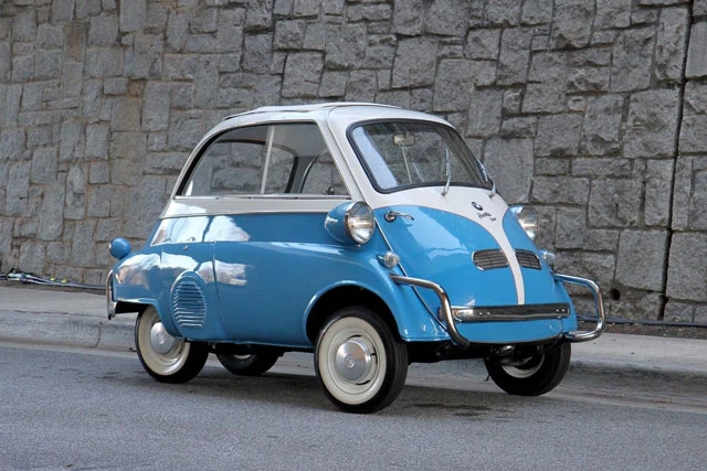 1. BMW Isetta.