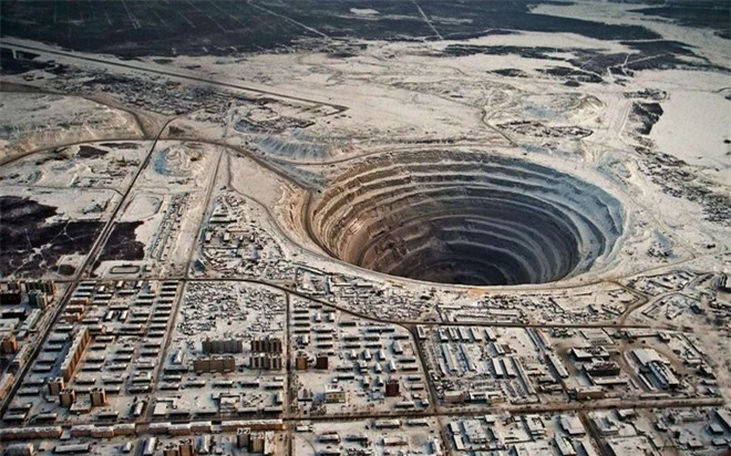 Liên Xô giấu nhẹm mỏ kim cương lớn nhất thế giới, trữ lượng đủ dùng trong 3.000 năm nữa - Ảnh 1.