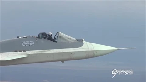 Su-57 Nga gay chan dong gioi quan su phuong Tay