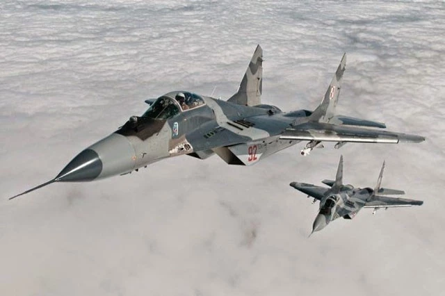 Dù vẫn sở hữu khả năng cực ấn tượng nhưng cùng với lý do như MiG-29, chiến đấu cơ Su-24M4 đang dần bị loại bỏ và thay thế bằng những sản phẩm hiện đại hơn do phương Tây sản xuất.