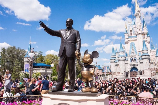 Walt Disney là ai, tiểu sử và sự thật xác ướp tái sinh của cha đẻ Mickey - Ảnh 7.