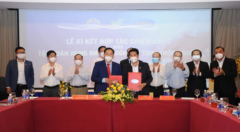 Tập đoàn Hùng Nhơn bắt tay với Công ty Thông Quan để phát triển thị trường logistics Việt Nam nói riêng và thị trường logistics quốc tế nói chung.
