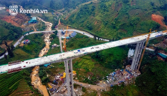 Ảnh: Cận cảnh cây cầu cạn cao nhất Việt Nam đang bước vào giai đoạn hoàn thiện - Ảnh 15.
