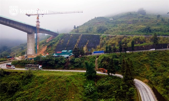 Ảnh: Cận cảnh cây cầu cạn cao nhất Việt Nam đang bước vào giai đoạn hoàn thiện - Ảnh 2.