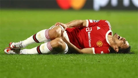 Cavani chấn thương, không góp mặt ở trận Derby Manchester