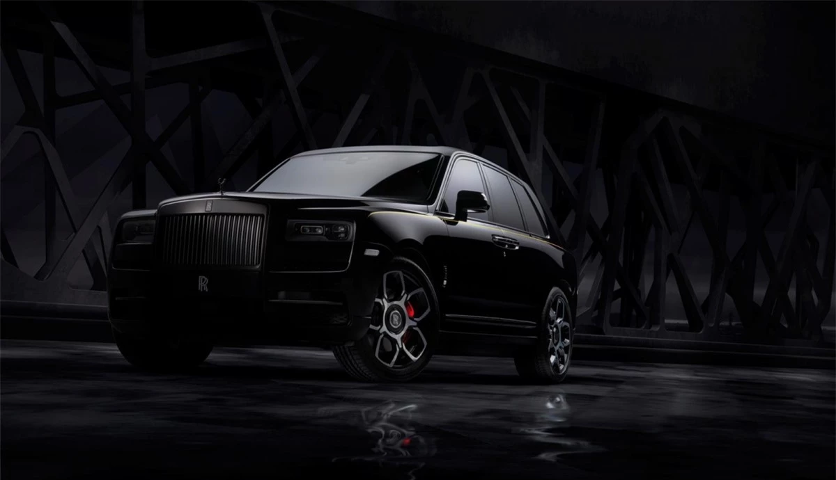 Dòng xe Rolls-Royce Black Badge giống như một tuyên biểu tượng cho tinh thần chủ nghĩa cá nhân, sự thể hiện bản thân, sức sáng tạo. Và màu đen chính là trọng tâm của dòng xe này.
