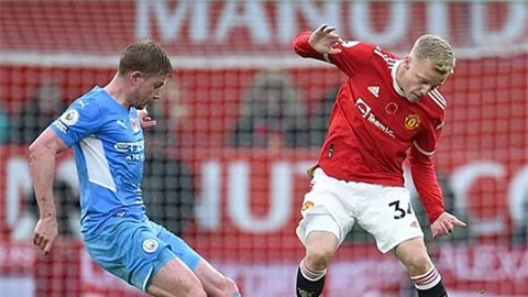 Cựu danh thủ MU chỉ trích cách Solskjaer đối xử Van de Beek