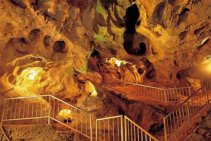 10 hang động đá vôi kỳ diệu hàng triệu năm tuổi ở Nhật 6