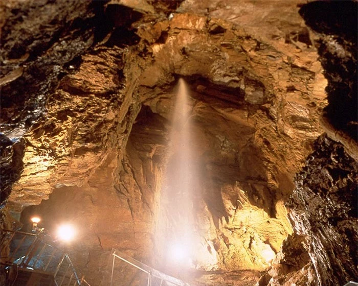 10 hang động đá vôi kỳ diệu hàng triệu năm tuổi ở Nhật 7