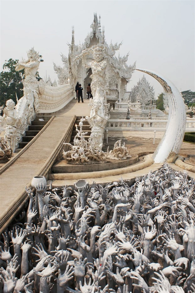 Wat Rong Khun: Ngôi đền Trắng nổi tiếng ở Thái Lan với vẻ đẹp kỳ dị 6