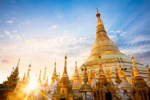 Một trong những địa điểm nổi bật nhất ở Myanmar chính là chùa Shwedagon ở Yangon.