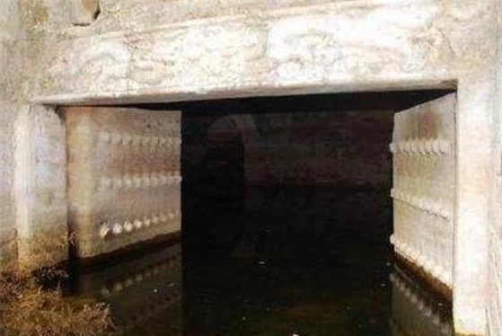 Tiến vào mộ Khang Hy, nhóm khảo cổ ngửi thấy mùi quái dị: Kết quả niêm phong vĩnh viễn! - Ảnh 1.