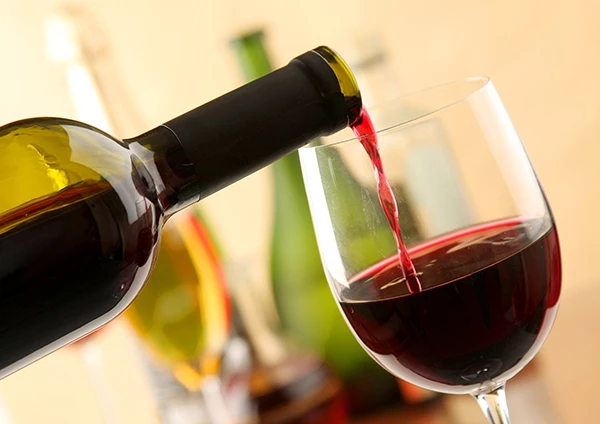 Rượu vang đỏ chứa tyramine có thể xúc tiến cho cơn đau nửa đầu